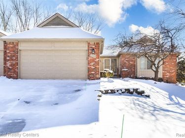 37019 Driftwood, Farmington Hills, MI 48331