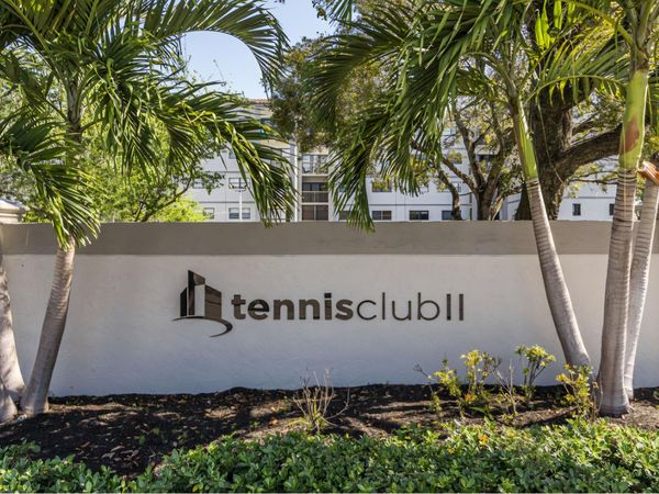 701 NW 19th Street, Unit 401, Fort Lauderdale, FL 33311