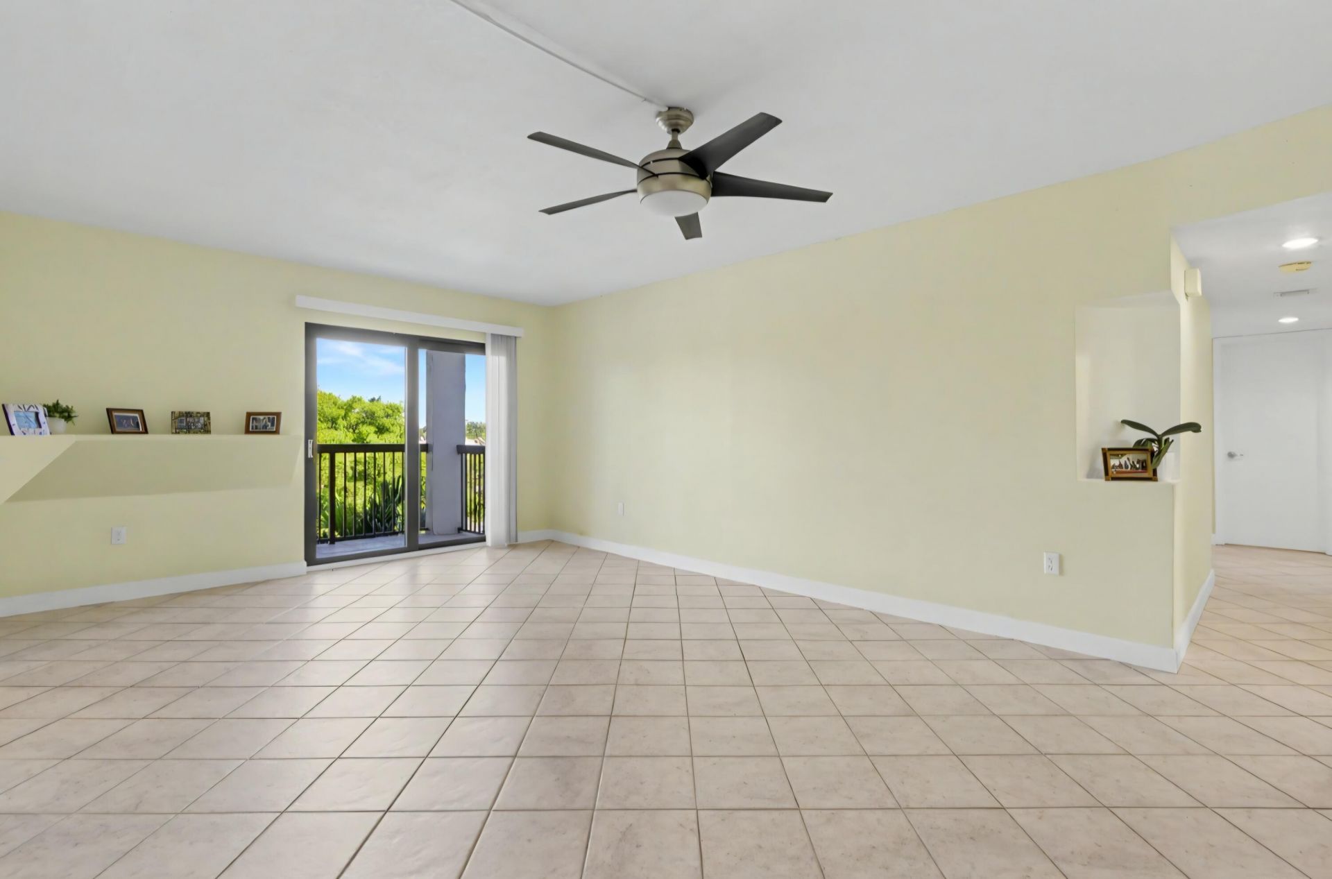701 NW 19th Street, Unit 401, Fort Lauderdale, FL 33311 Photo
