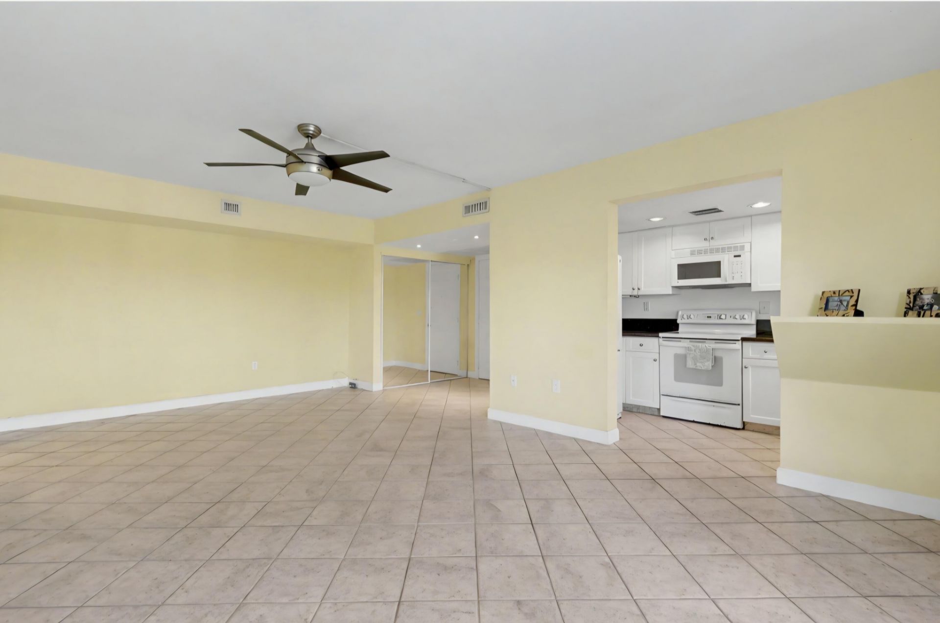 701 NW 19th Street, Unit 401, Fort Lauderdale, FL 33311 Photo