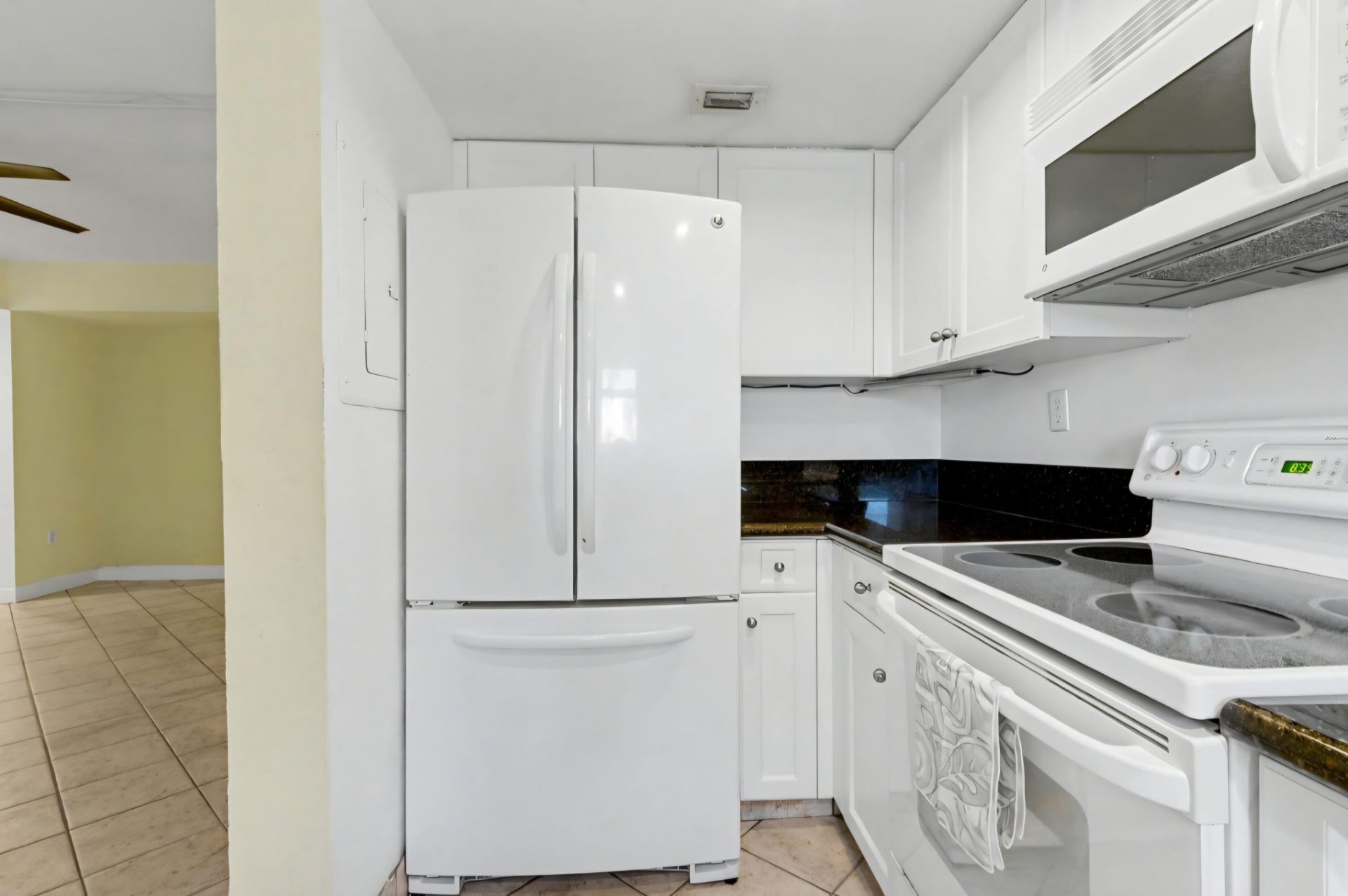 701 NW 19th Street, Unit 401, Fort Lauderdale, FL 33311 Photo