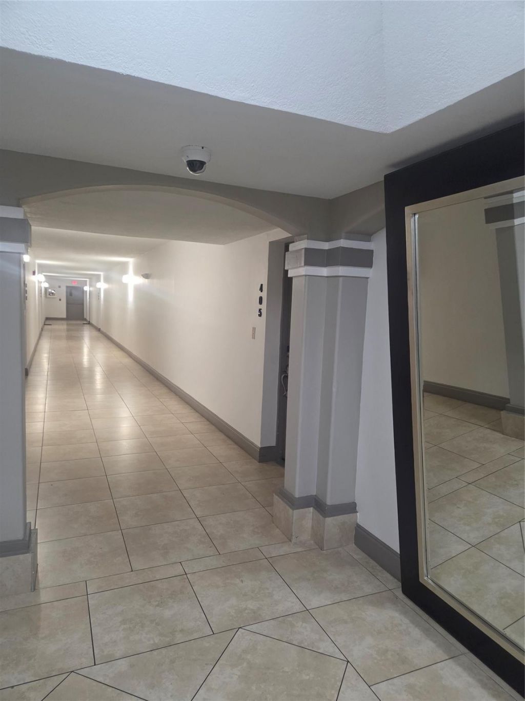 701 NW 19th Street, Unit 401, Fort Lauderdale, FL 33311 Photo