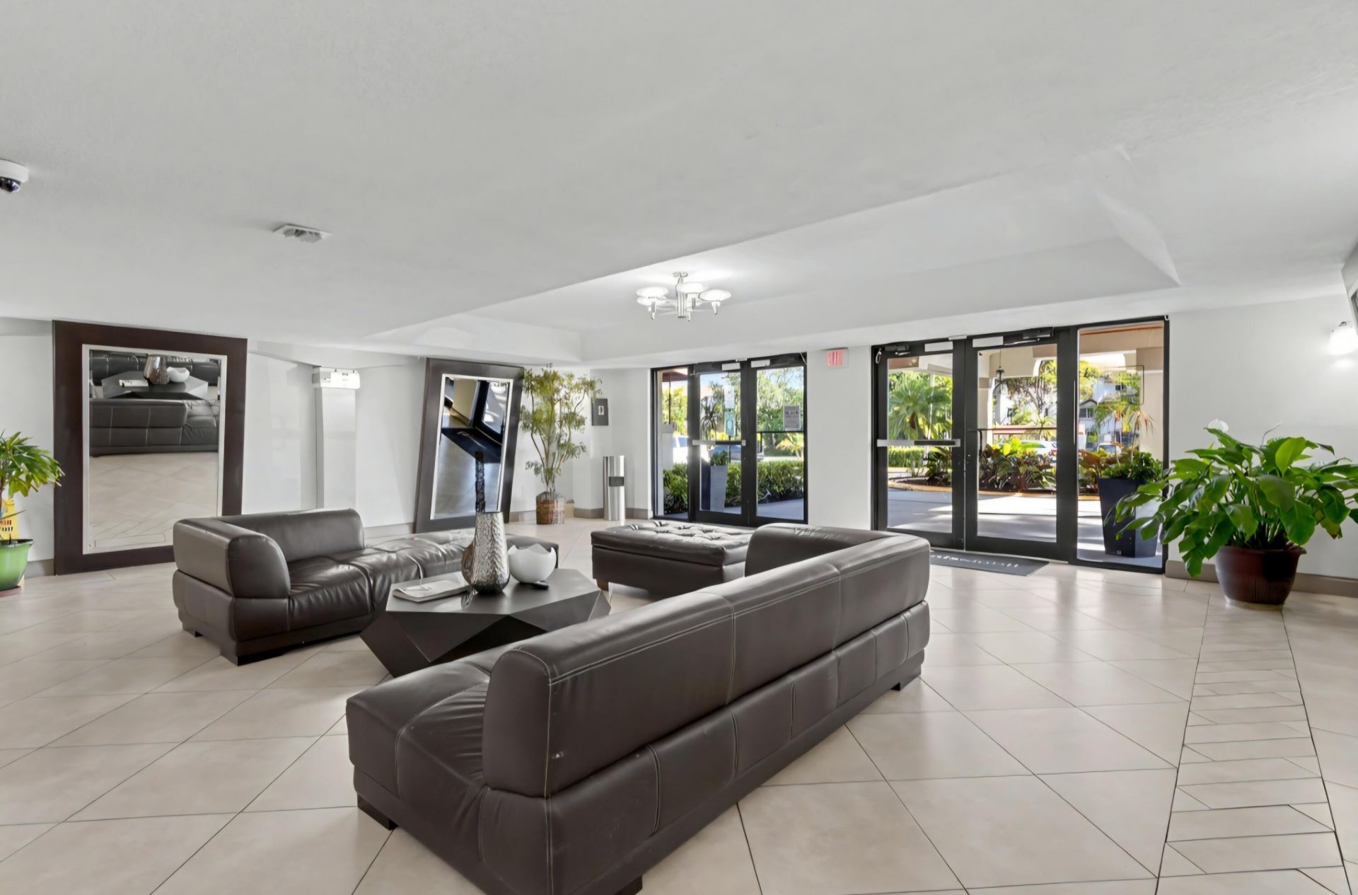 701 NW 19th Street, Unit 401, Fort Lauderdale, FL 33311 Photo