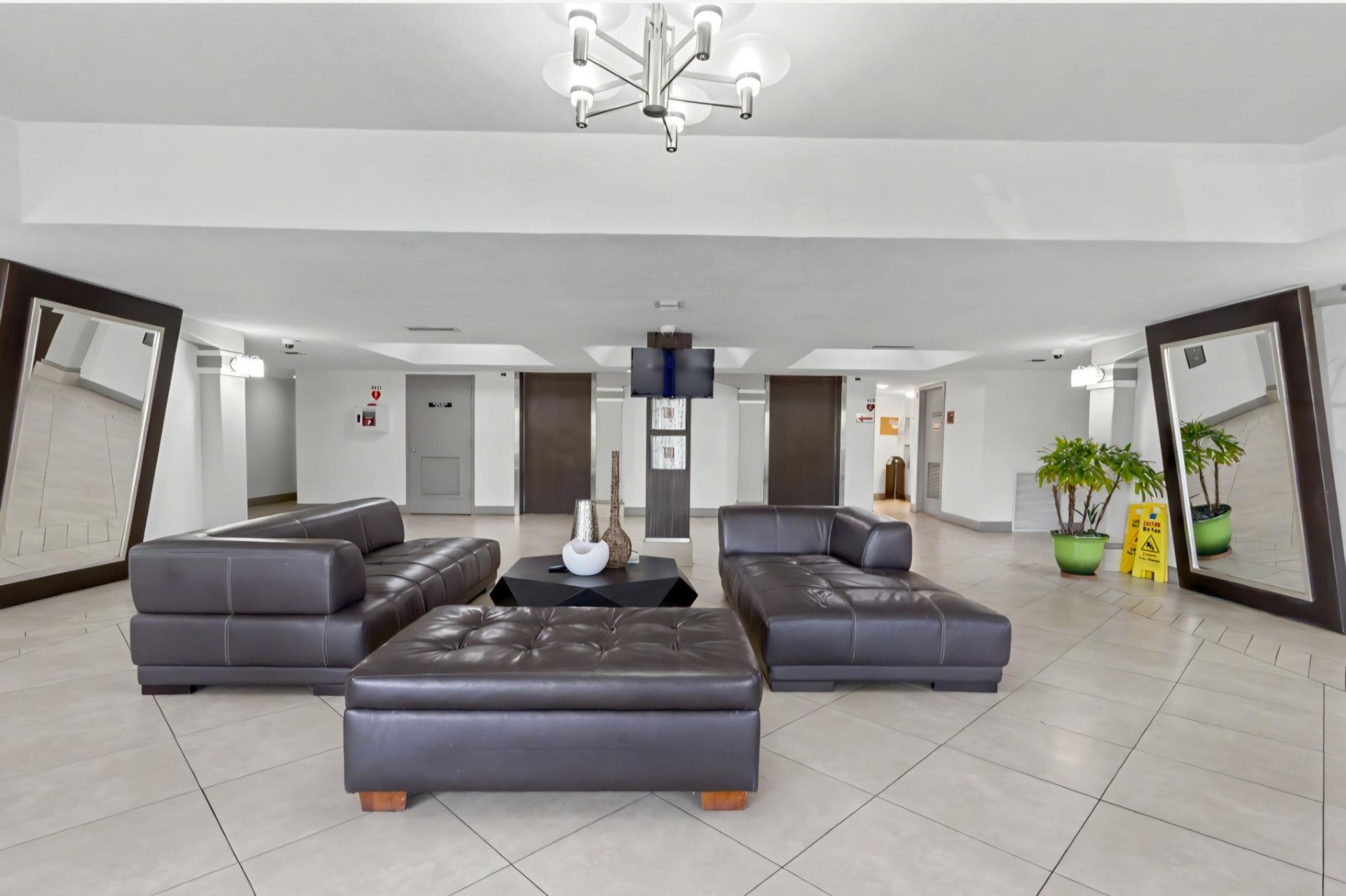 701 NW 19th Street, Unit 401, Fort Lauderdale, FL 33311 Photo