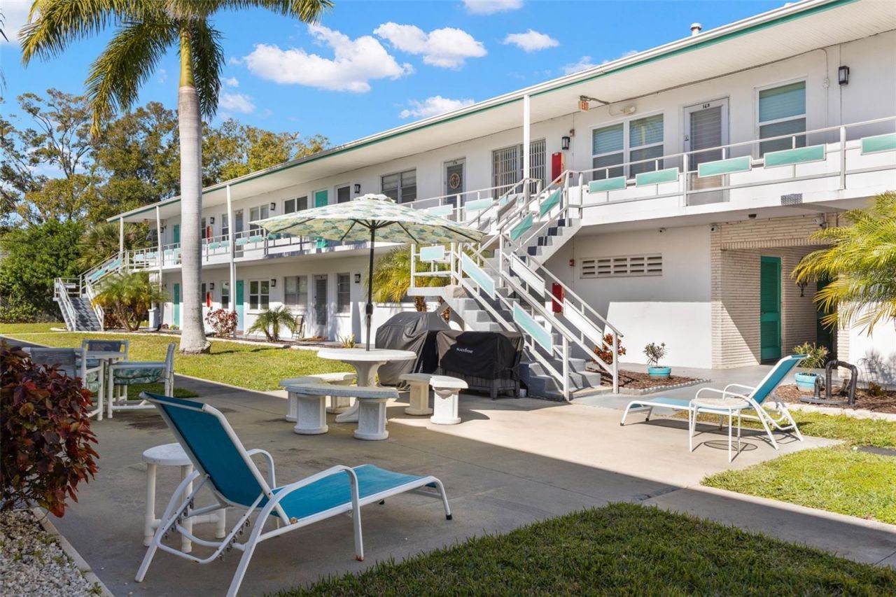 6050 21st Street N, Unit 17, Saint Petersburg, FL 33714 Main Photo