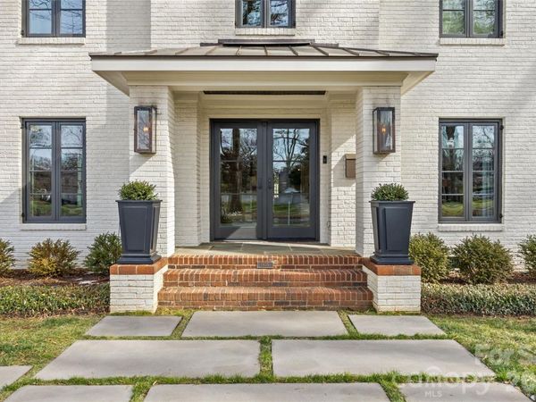 1935 Queens Road W, Charlotte, NC 28207