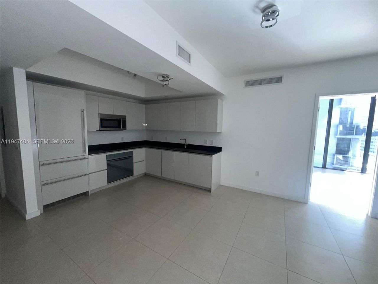 1010 Brickell Ave, Unit 2406, Miami, FL 33131 Photo