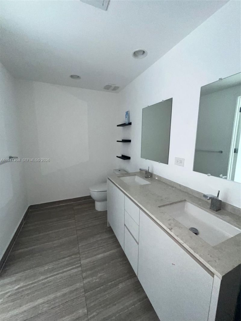 1010 Brickell Ave, Unit 2406, Miami, FL 33131 Photo