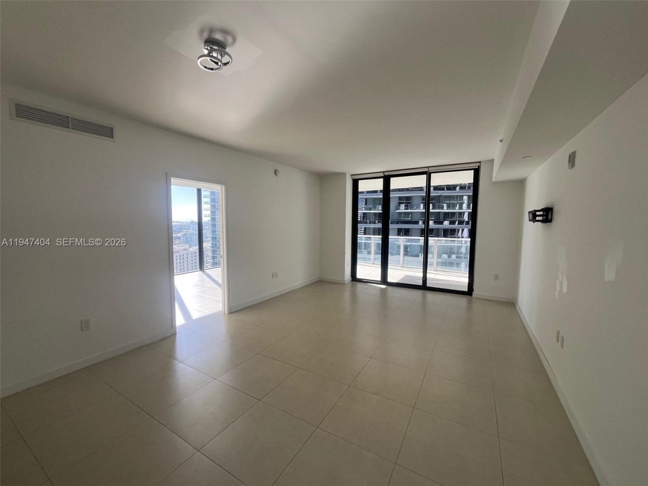 1010 Brickell Ave, Unit 2406, Miami, FL 33131 Photo