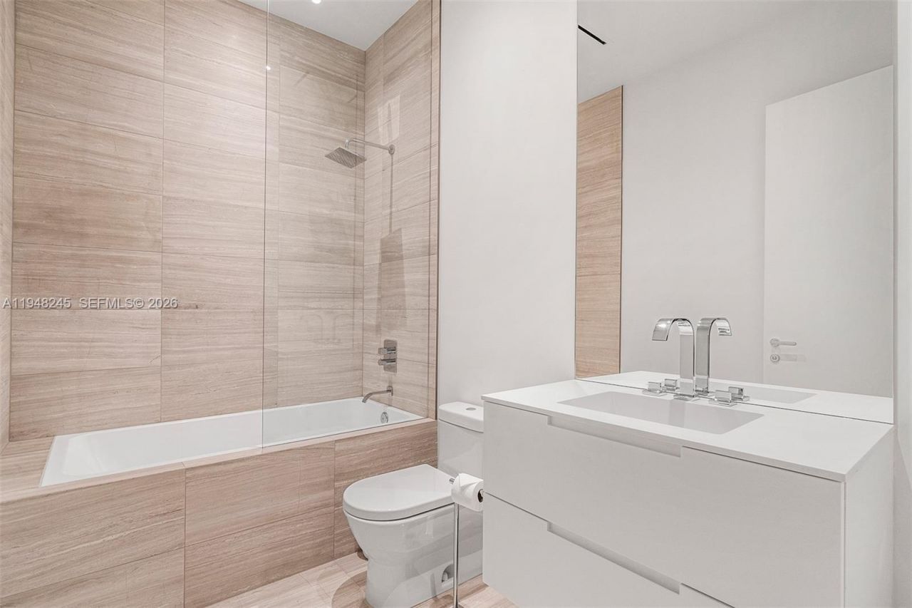 4701 N Meridian Ave, Unit 210, Miami Beach, FL 33140 Photo