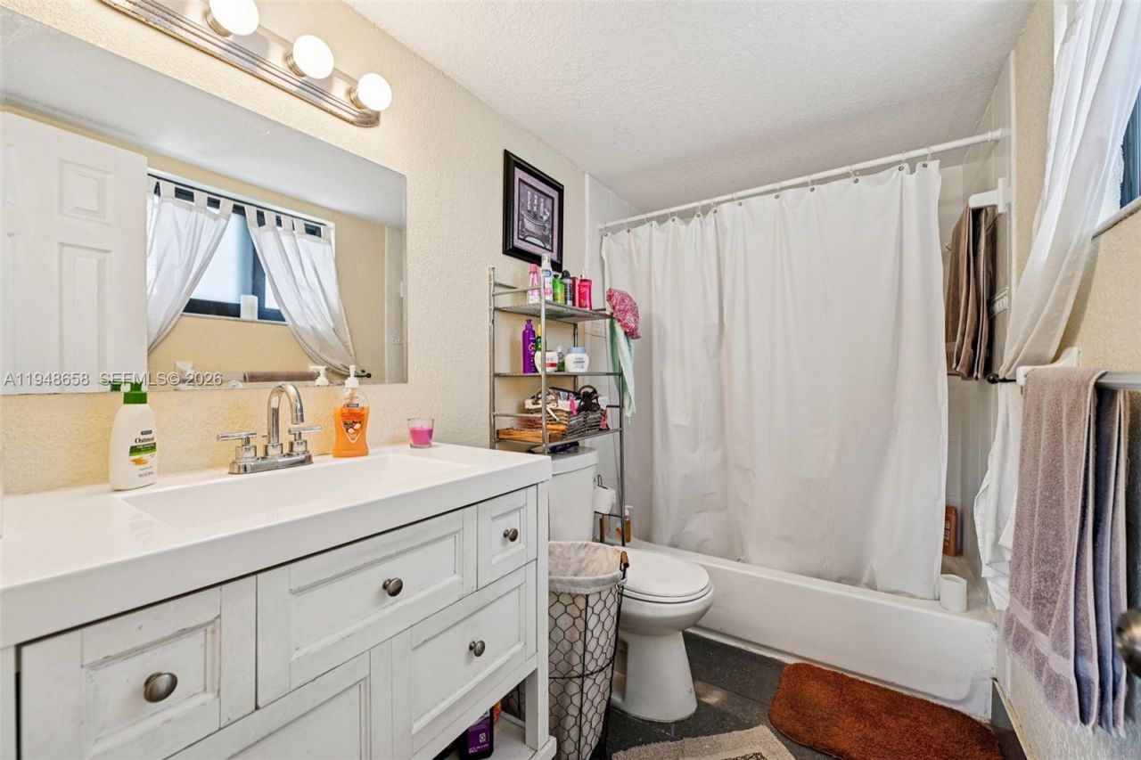 10365 SW 11th Ter, Unit 4-9B, Miami, FL 33174 Photo