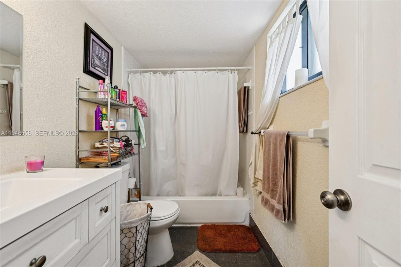 10365 SW 11th Ter, Unit 4-9B, Miami, FL 33174 Photo