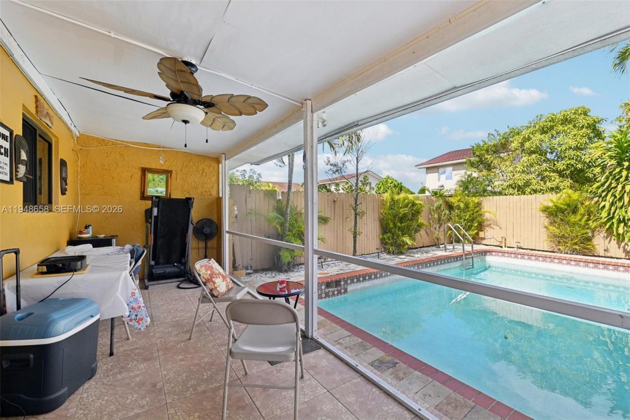 10365 SW 11th Ter, Unit 4-9B, Miami, FL 33174 Photo