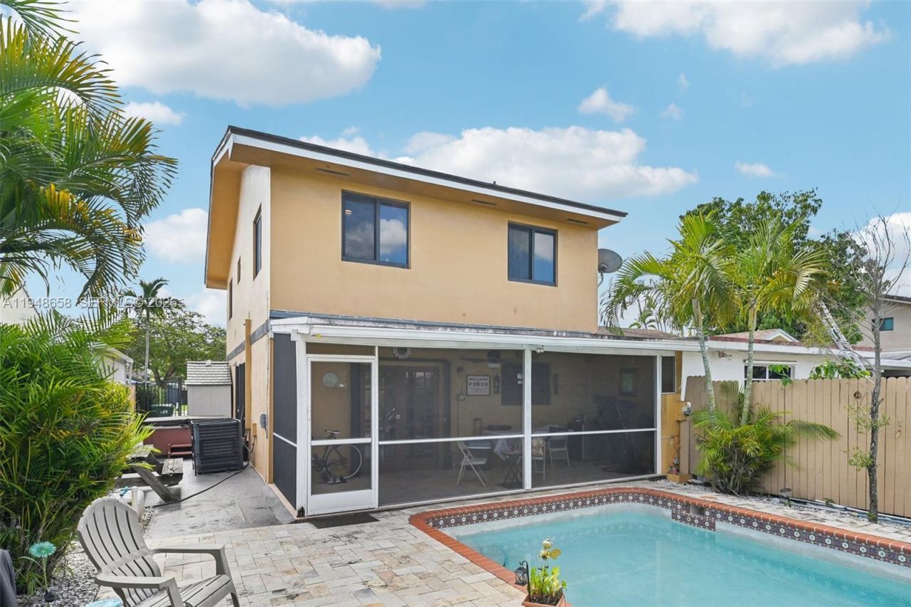 10365 SW 11th Ter, Unit 4-9B, Miami, FL 33174 Photo