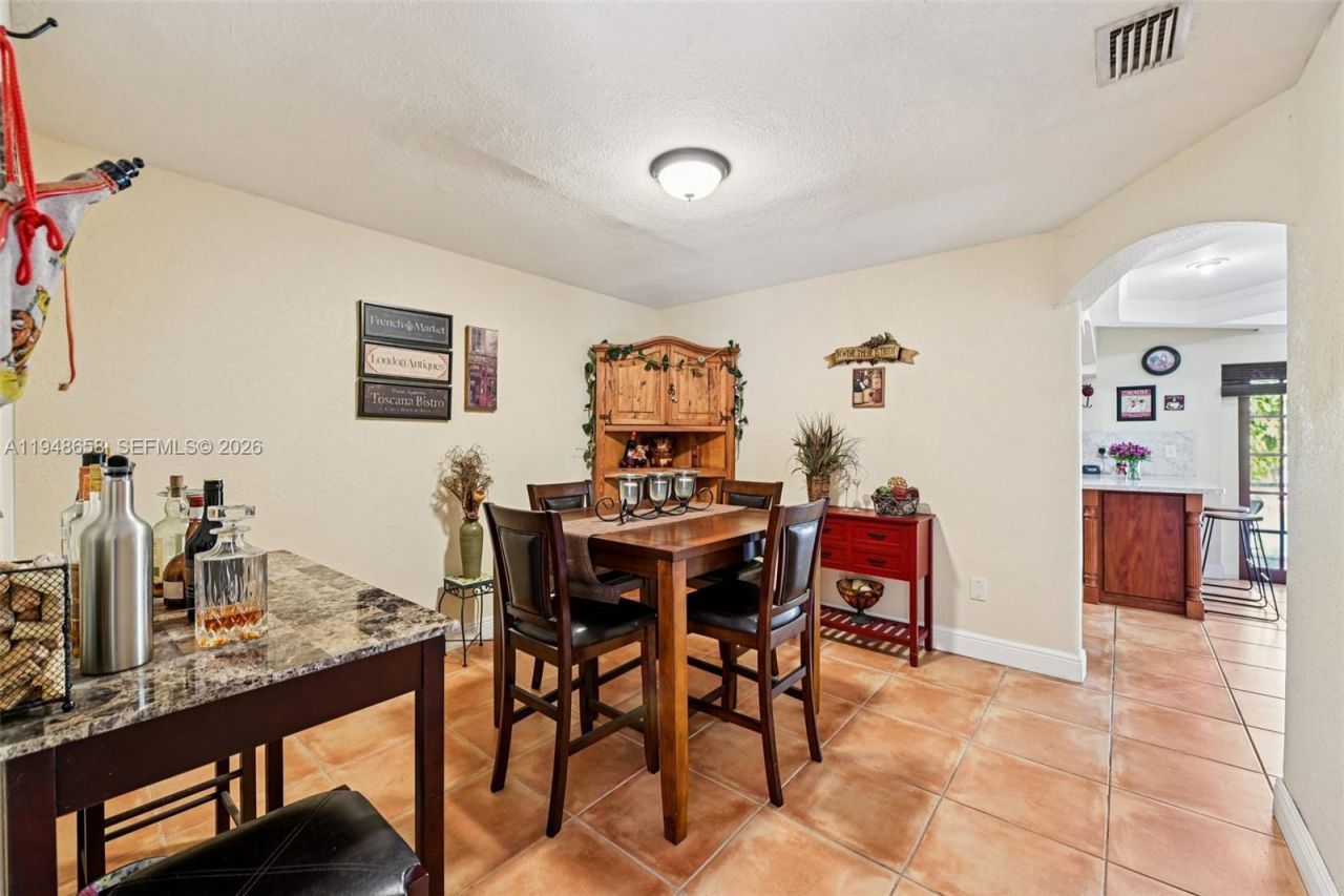 10365 SW 11th Ter, Unit 4-9B, Miami, FL 33174 Photo