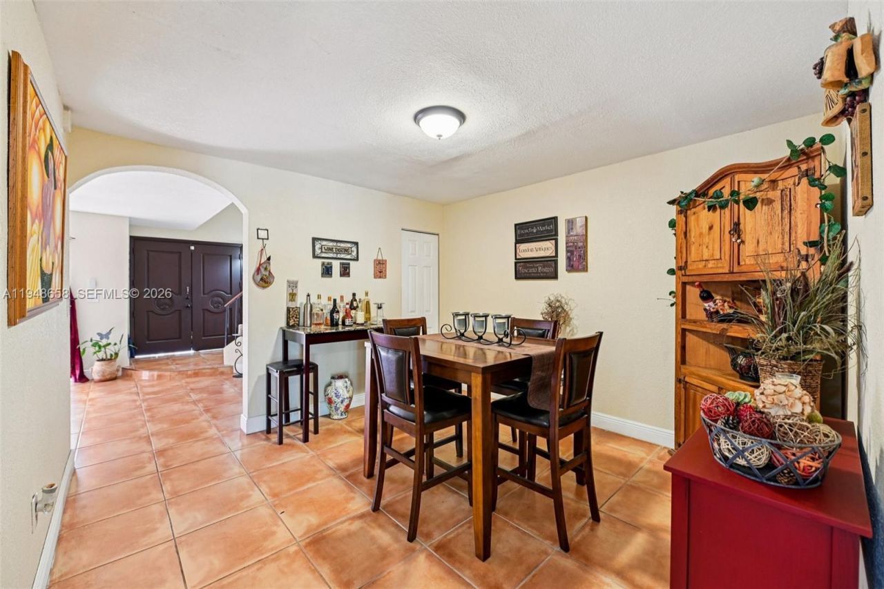 10365 SW 11th Ter, Unit 4-9B, Miami, FL 33174 Photo