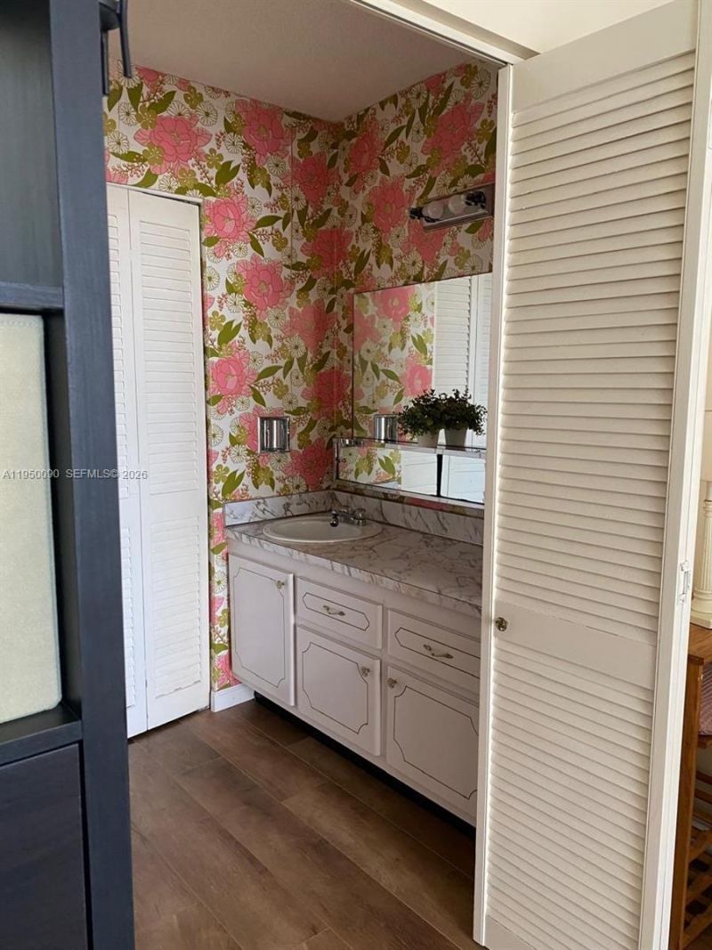 1825 S Ocean Dr, Unit 707, Hallandale Beach, FL 33009 Photo