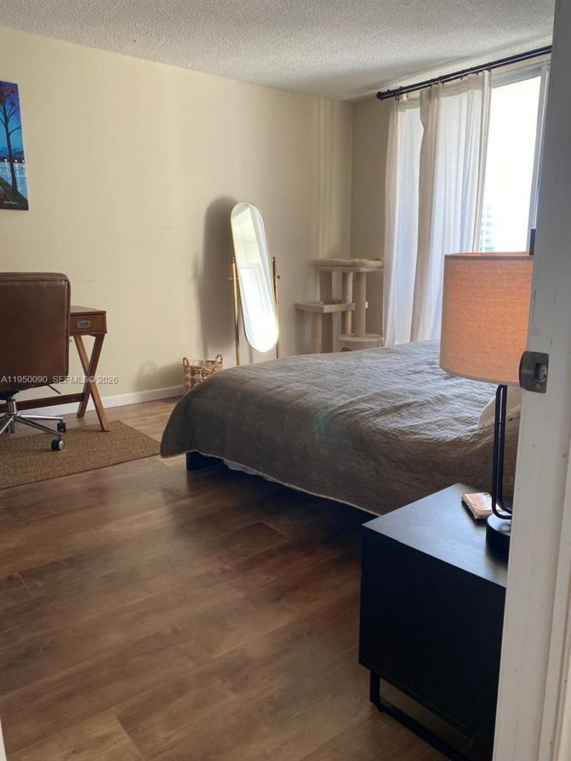 1825 S Ocean Dr, Unit 707, Hallandale Beach, FL 33009 Photo