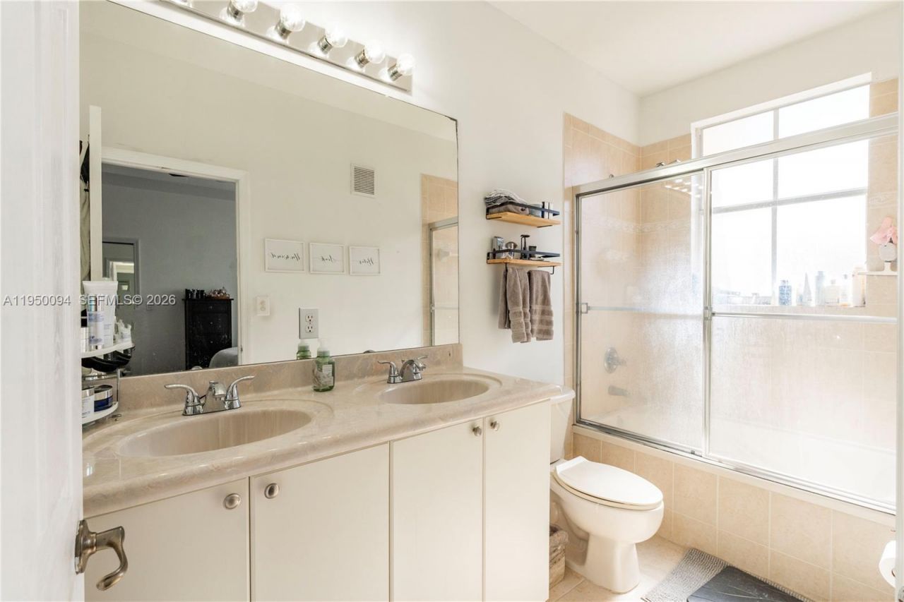 12478 SW 123rd St, Miami, FL 33186 Photo