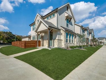 9601 Thorncrown Lane, Fort Worth, TX 76179