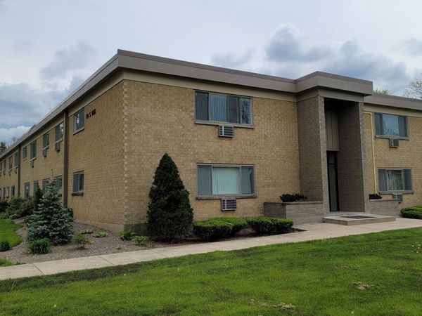 10 Oak Avenue, Unit 210, Westmont, IL 60559