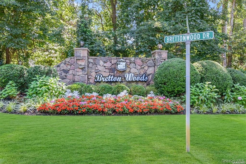 852 Skyline Drive, Coram, NY 11727 Main Photo