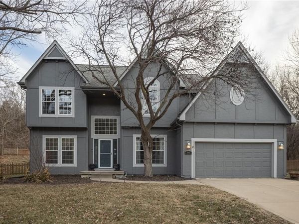 5805 Ruby Court, Lee's Summit, MO 64064