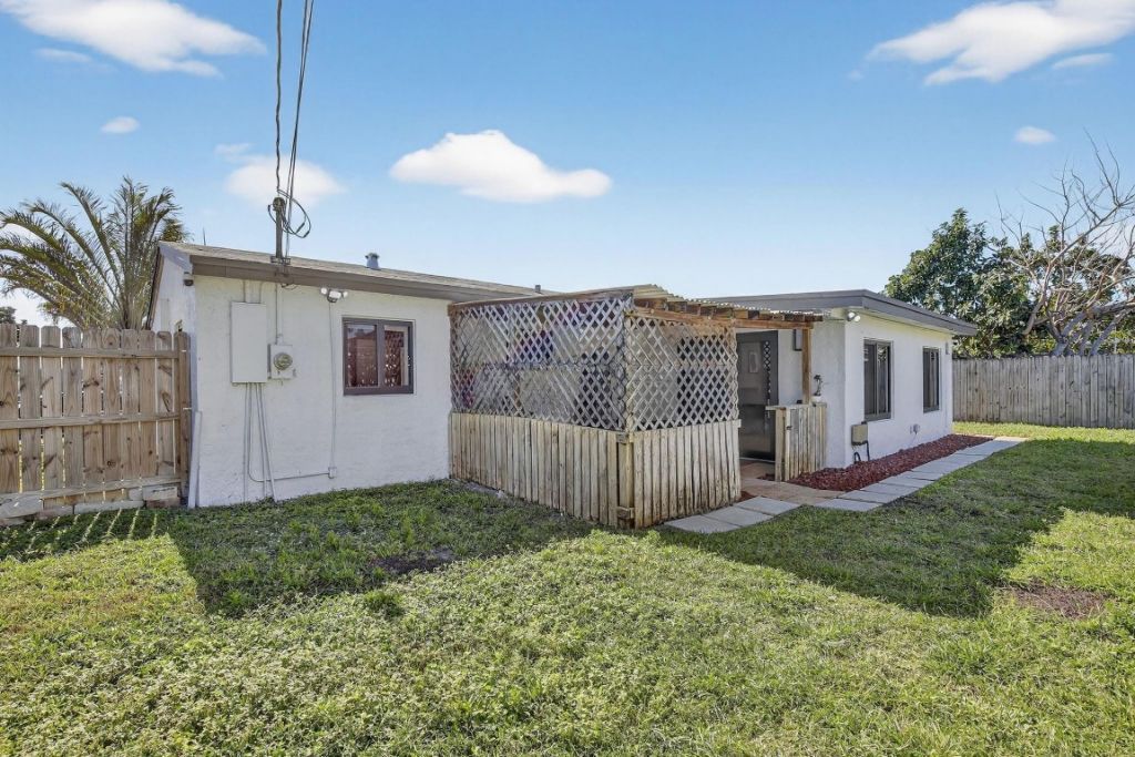 4451 SW 23rd Street, Fort Lauderdale, FL 33317 Photo