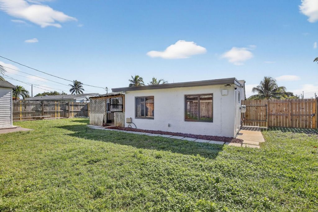 4451 SW 23rd Street, Fort Lauderdale, FL 33317 Photo