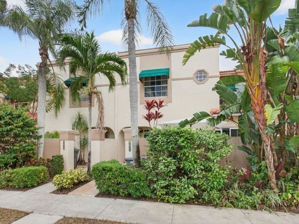 6621 Via Regina, Unit 6621, Boca Raton, FL 33433