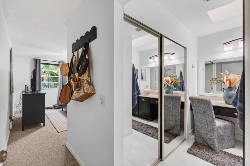 6621 Via Regina, Unit 6621, Boca Raton, FL 33433 Photo