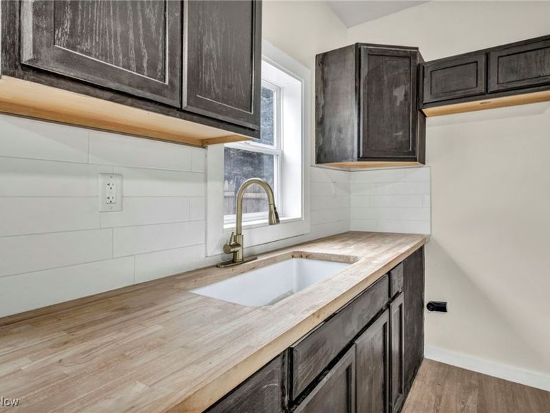 2160 Fulton Road, Cleveland, OH 44113 Photo 15