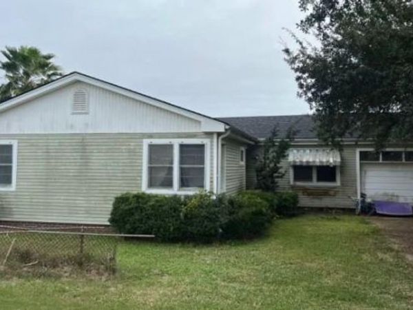 135 PIERCE Street, Golden Meadow, LA 70357