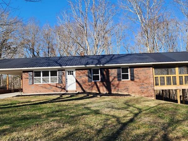 5021 Eagles Cove Road, Byrdstown, TN 38549