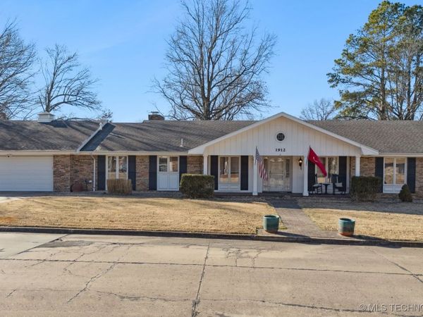 1912 Brookfield Terrace , Pryor, OK 74361