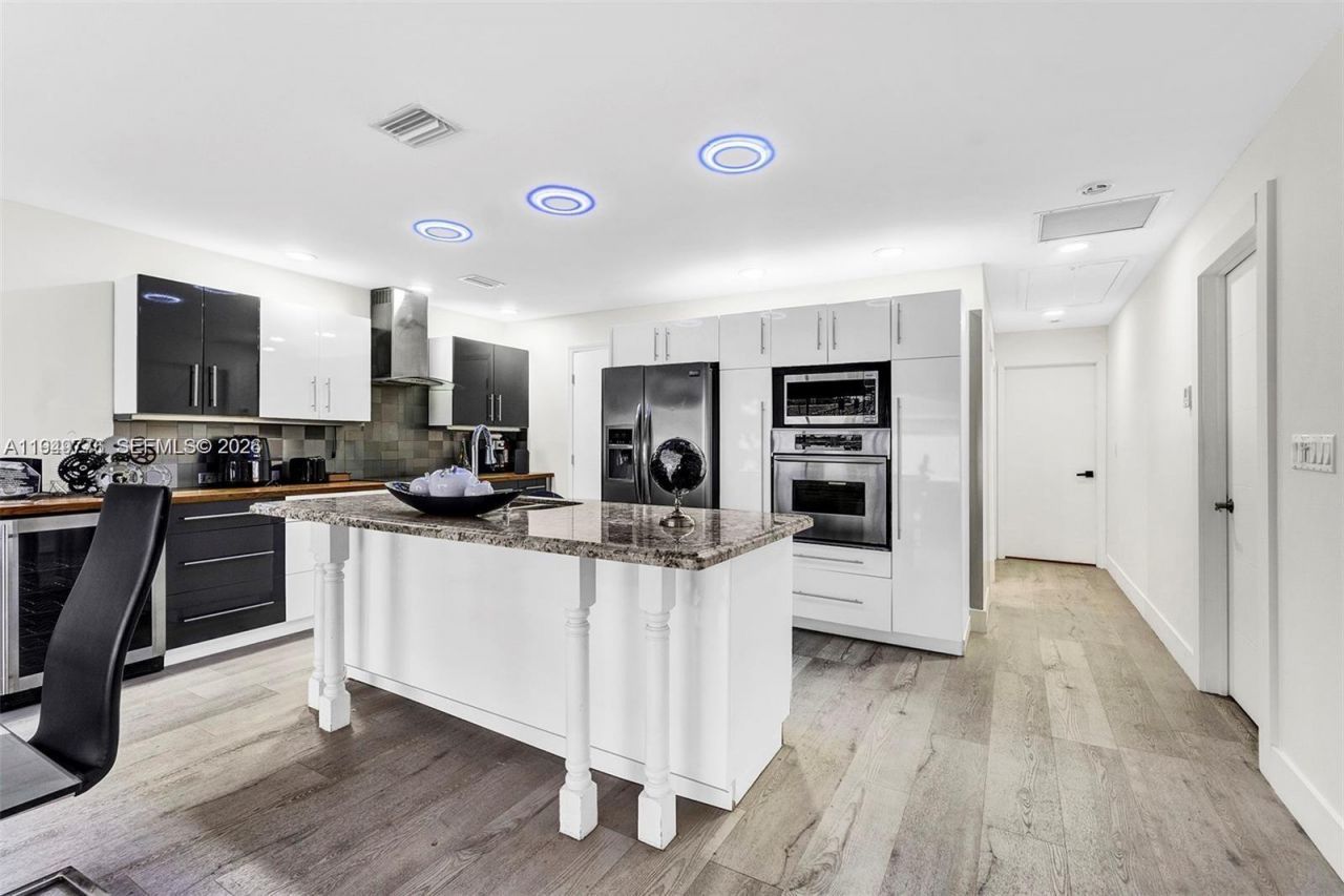 806 NE 6th St, Hallandale Beach, FL 33009 Photo