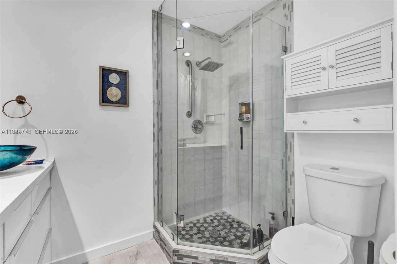 806 NE 6th St, Hallandale Beach, FL 33009 Photo