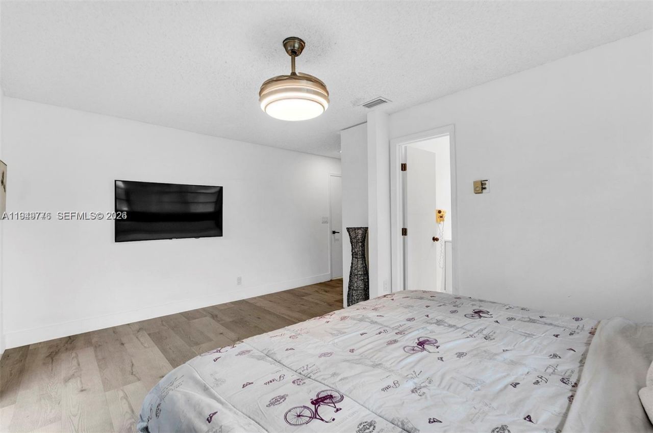 806 NE 6th St, Hallandale Beach, FL 33009 Photo