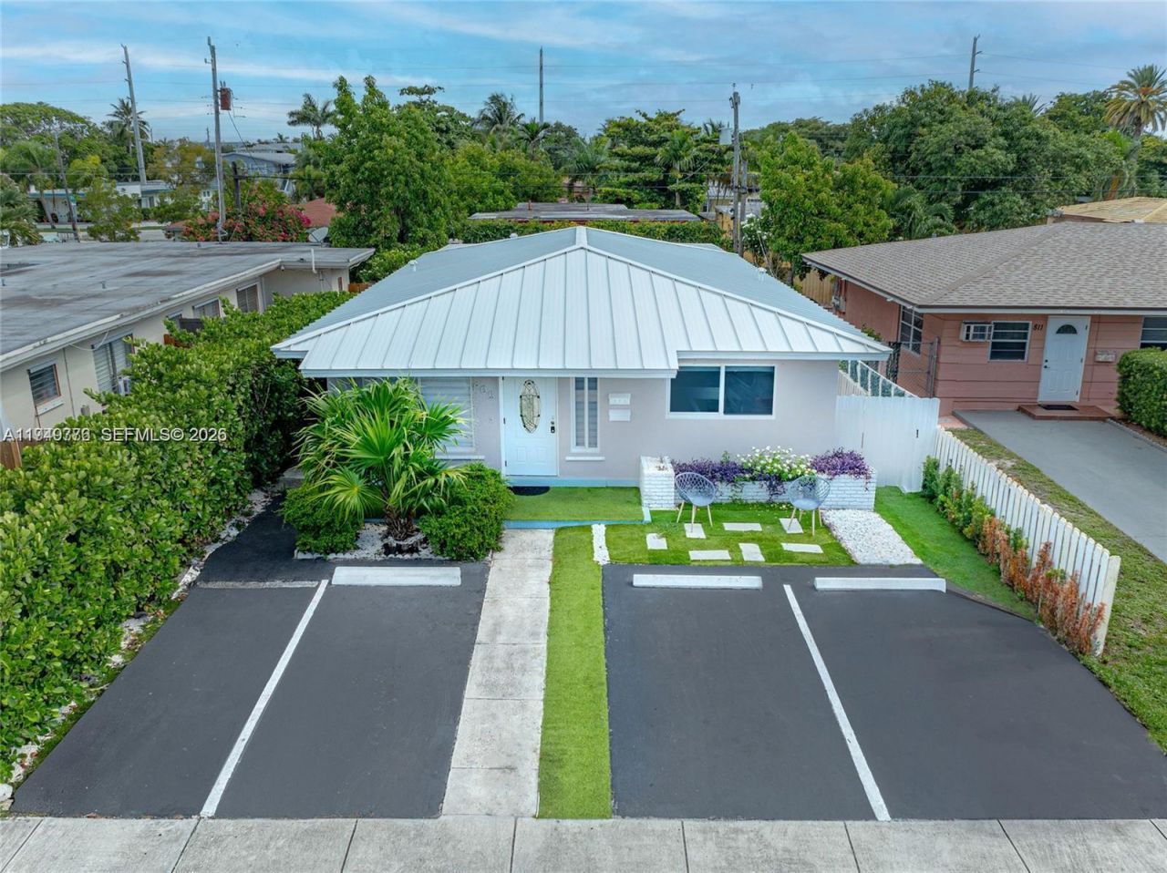 806 NE 6th St, Hallandale Beach, FL 33009 Photo