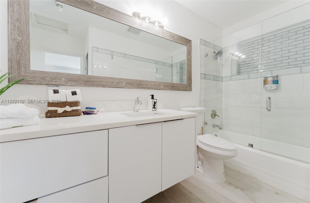 806 NE 6th St, Hallandale Beach, FL 33009 Photo