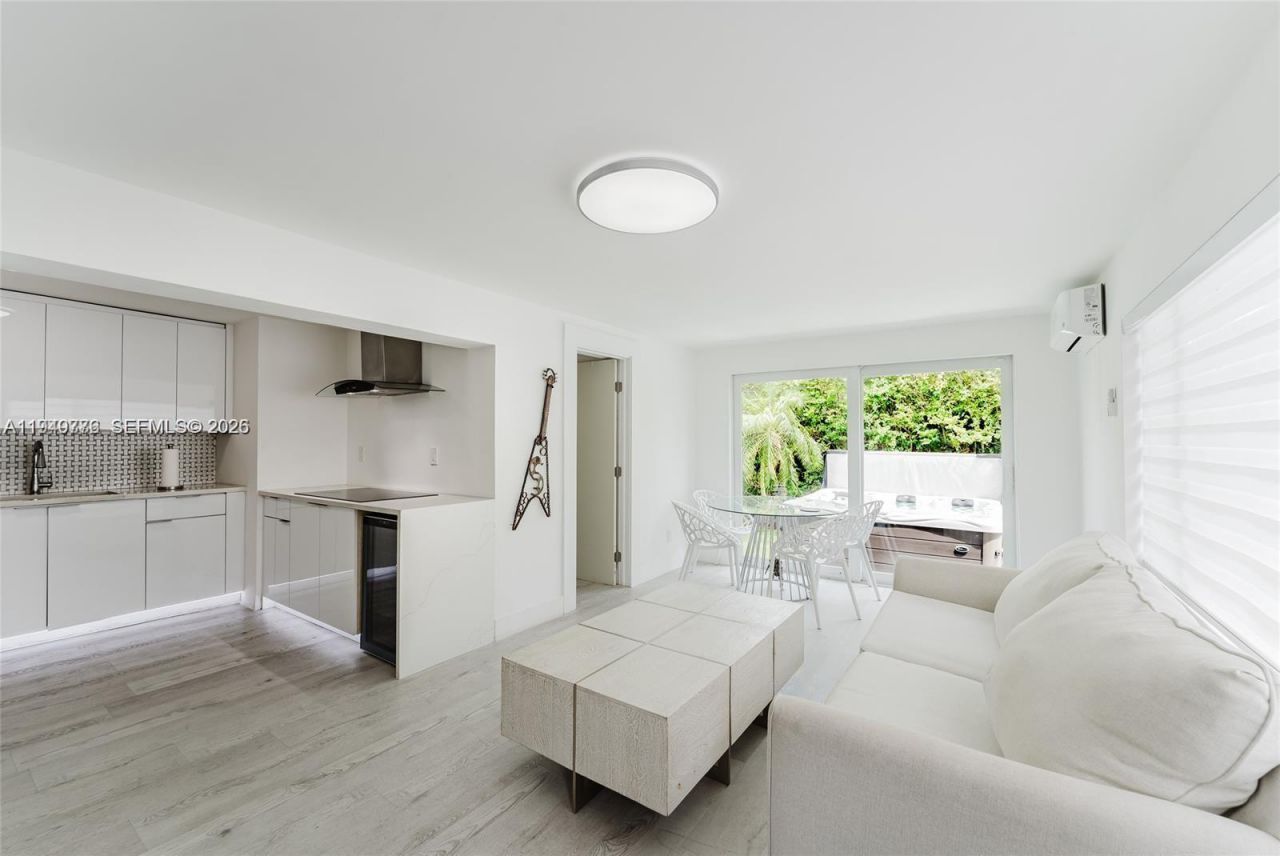 806 NE 6th St, Hallandale Beach, FL 33009 Photo