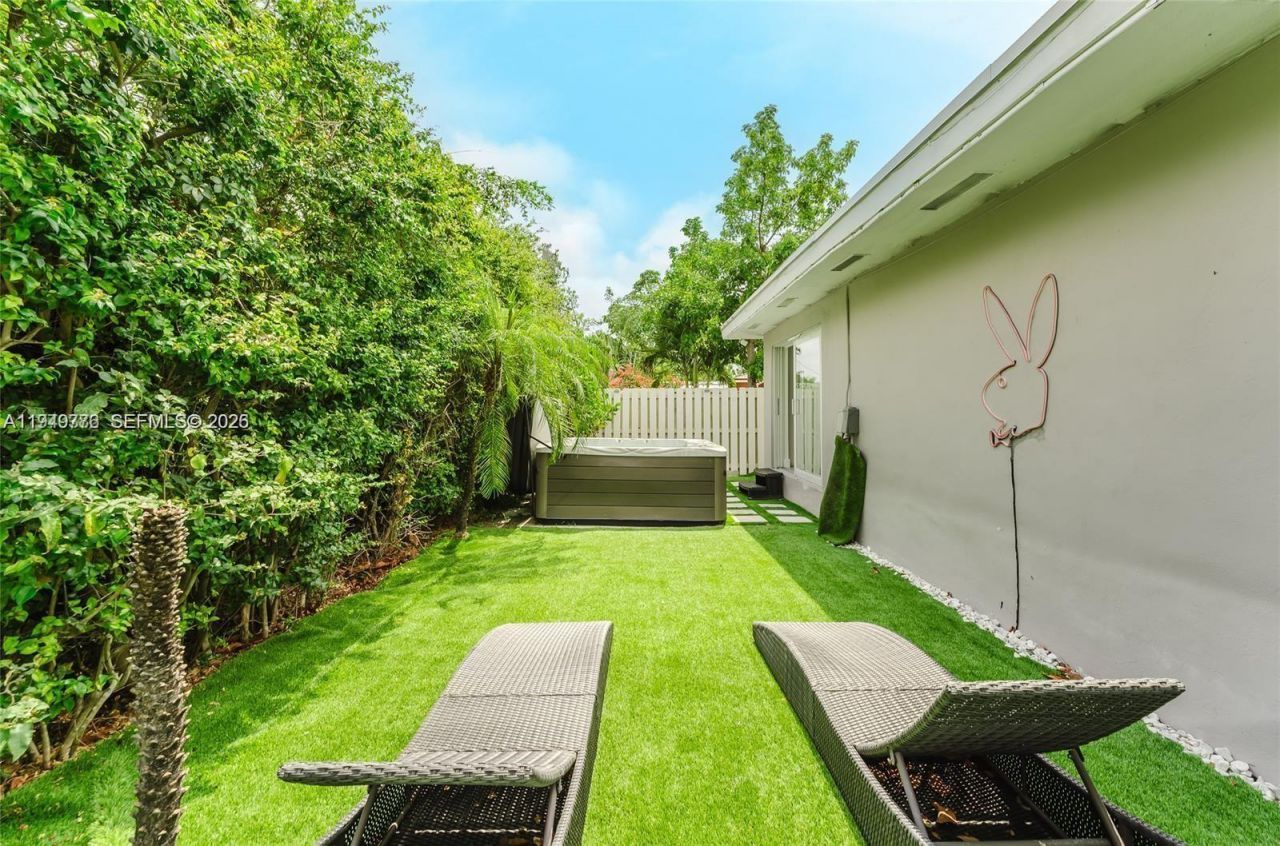 806 NE 6th St, Hallandale Beach, FL 33009 Photo