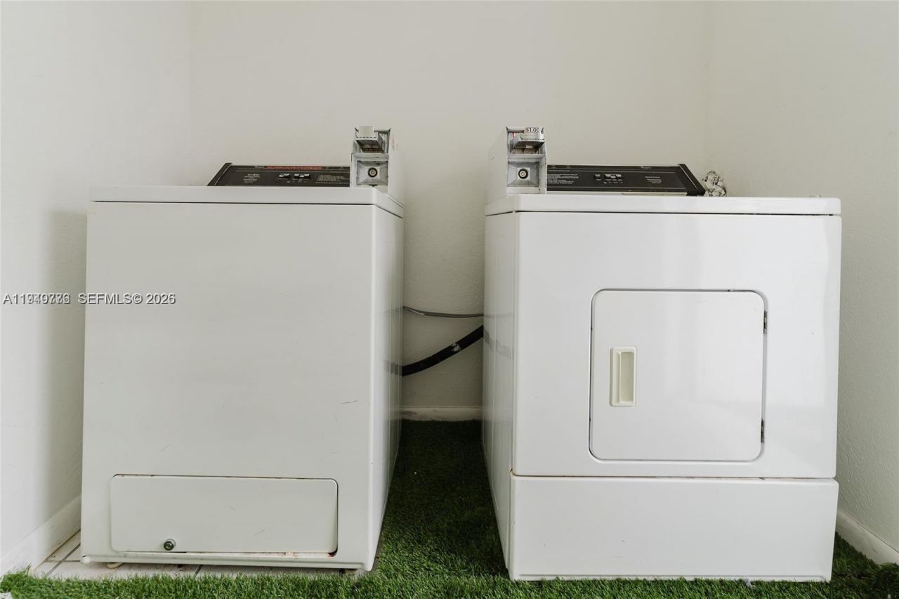 806 NE 6th St, Hallandale Beach, FL 33009 Photo