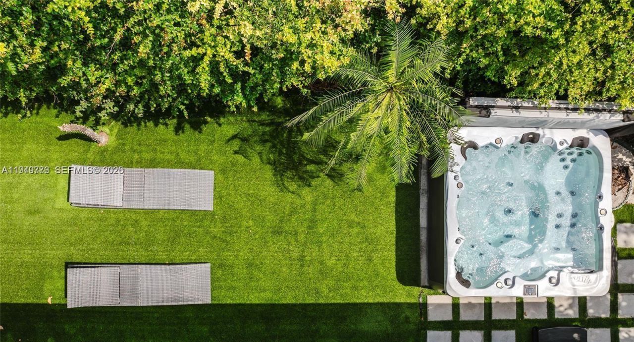 806 NE 6th St, Hallandale Beach, FL 33009 Photo