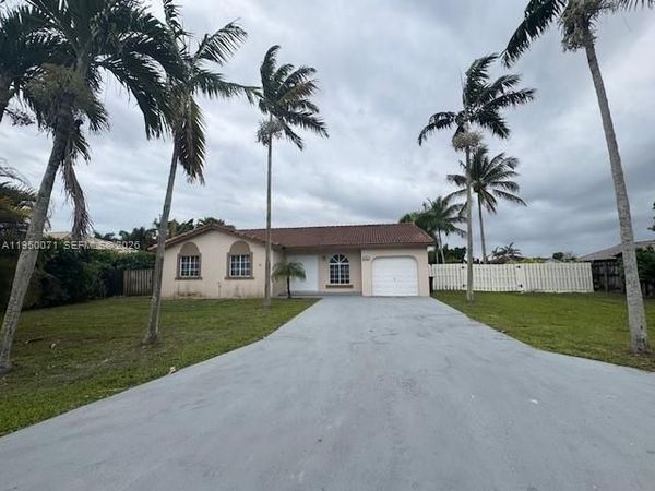 12758 SW 221 Terrace , Miami, FL 33170