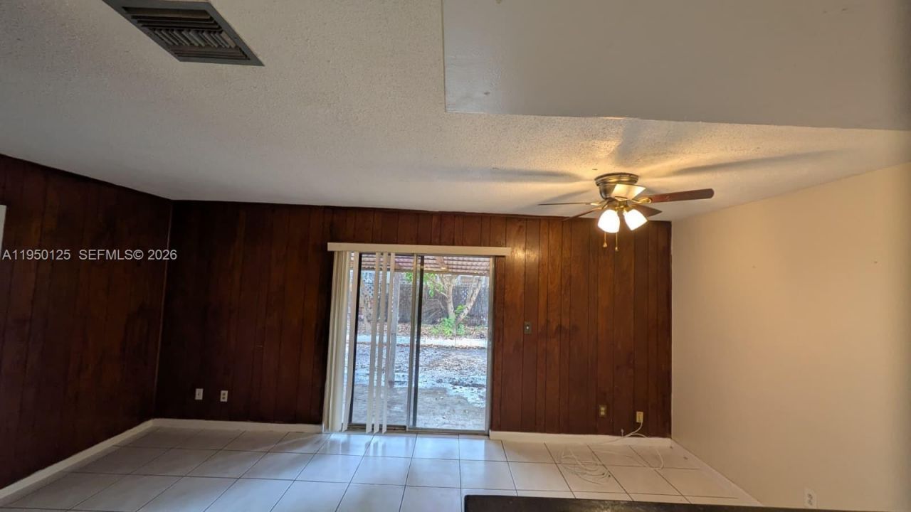 7387 NW 76th St, Tamarac, FL 33321 Photo