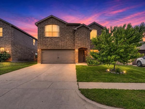 616 Cameron Way, Azle, TX 76020