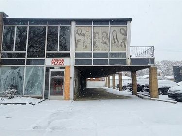 21910 Greenfield Road, Oak Park, MI 48237