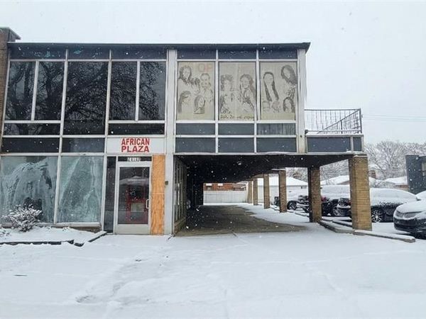 21910 Greenfield Road, Oak Park, MI 48237