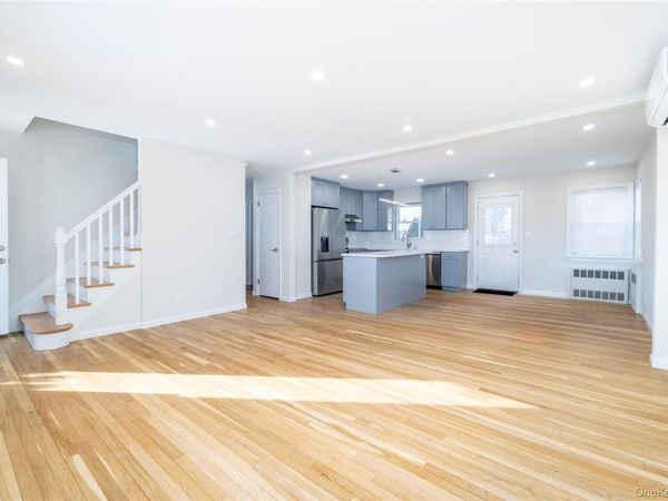 29 West Avenue, Hicksville, NY 11801